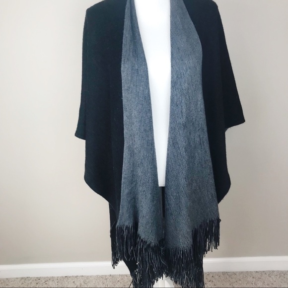 29 Palms Reversible Poncho Wrap One Size - Picture 2 of 7